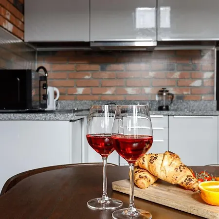 Апартаменты Close-central - Main Rail Station - Kosciuszki 28 Вроцлав